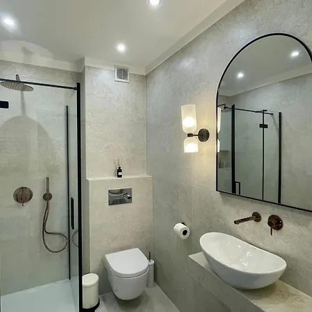 Najlepsza Lokalizacja W Elku!! Piekny, Prestizowy Z Dziedzincem !! *